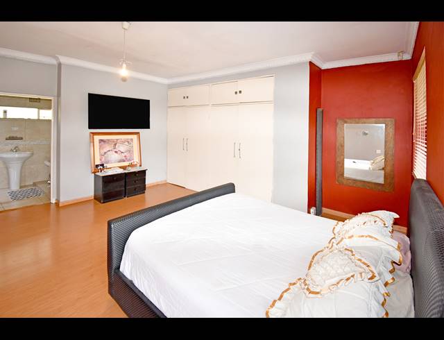 3 BEDROOM HOUSE FOR SALE IN BRAMLEY
